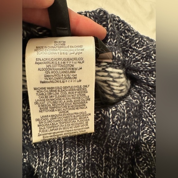 BCBGMaxAzria Sweater - Picture 7 of 9